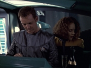 extant_StarTrek_VOY_6x05-Alice_01451.jpg