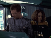 extant_StarTrek_VOY_6x05-Alice_01453.jpg