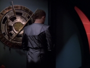 extant_StarTrek_VOY_6x05-Alice_01529.jpg