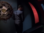 extant_StarTrek_VOY_6x05-Alice_01530.jpg