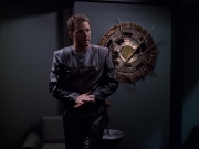extant_StarTrek_VOY_6x05-Alice_01538.jpg