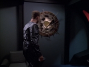 extant_StarTrek_VOY_6x05-Alice_01549.jpg