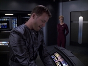 extant_StarTrek_VOY_6x05-Alice_02074.jpg