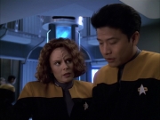 extant_StarTrek_VOY_6x05-Alice_02159.jpg