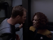 extant_StarTrek_VOY_6x05-Alice_02395.jpg