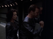 extant_StarTrek_VOY_6x05-Alice_02462.jpg