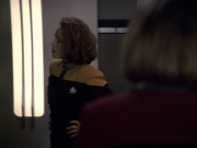 extant_StarTrek_VOY_6x05-Alice_02558.jpg