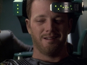 extant_StarTrek_VOY_6x05-Alice_02776.jpg
