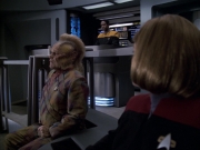 extant_StarTrek_VOY_6x05-Alice_02863.jpg