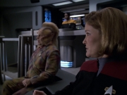 extant_StarTrek_VOY_6x05-Alice_02873.jpg
