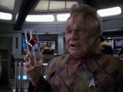 extant_StarTrek_VOY_6x05-Alice_02889.jpg