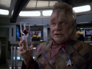 extant_StarTrek_VOY_6x05-Alice_02890.jpg