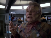 extant_StarTrek_VOY_6x05-Alice_02896.jpg