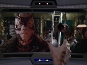 extant_StarTrek_VOY_6x05-Alice_02901.jpg