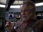 extant_StarTrek_VOY_6x05-Alice_02904.jpg