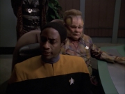 extant_StarTrek_VOY_6x05-Alice_02911.jpg