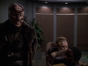 extant_StarTrek_VOY_6x05-Alice_02914.jpg