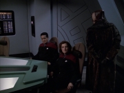 Filename=extant_StarTrek_VOY_6x05-Alice_02919.jpg
Filesize=154KiB
Dimensions=1200x900
Date added=Dec 27, 2019 extant_StarTrek_VOY_6x05-Alice_02919.jpg