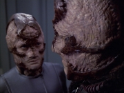extant_StarTrek_VOY_6x05-Alice_02975.jpg