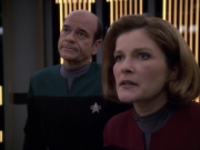 extant_StarTrek_VOY_6x05-Alice_03034.jpg