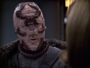 extant_StarTrek_VOY_6x05-Alice_03046.jpg