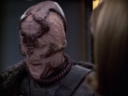 extant_StarTrek_VOY_6x05-Alice_03055.jpg
