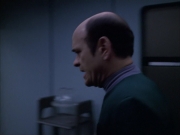 extant_StarTrek_VOY_6x05-Alice_03256.jpg