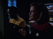 extant_StarTrek_VOY_6x05-Alice_03300.jpg