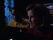 extant_StarTrek_VOY_6x05-Alice_03311.jpg