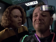 extant_StarTrek_VOY_6x05-Alice_03448.jpg