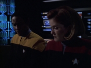 extant_StarTrek_VOY_6x05-Alice_03458.jpg