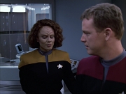 extant_StarTrek_VOY_6x05-Alice_03523.jpg