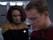 extant_StarTrek_VOY_6x05-Alice_03554.jpg