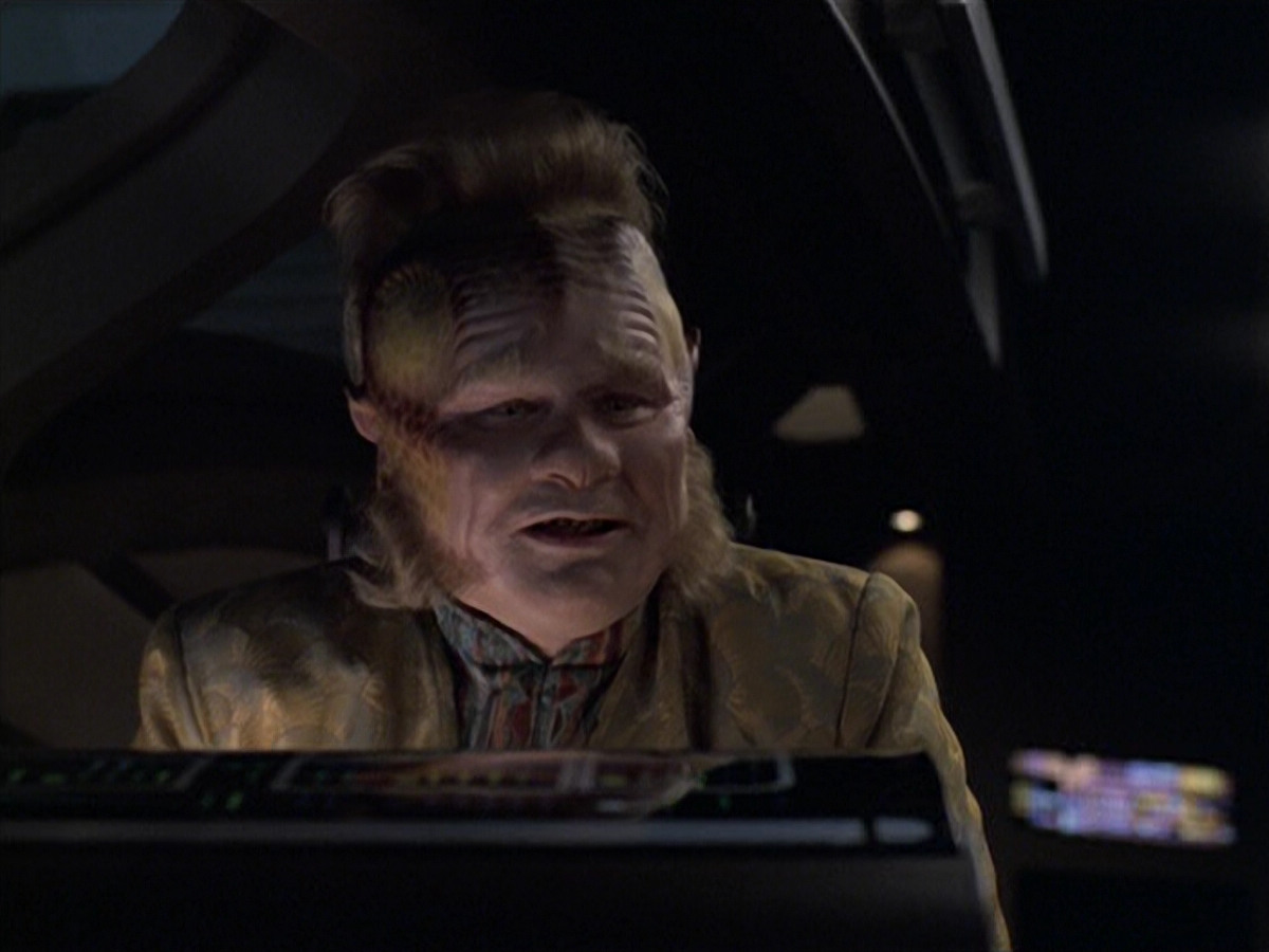 extant_StarTrek_VOY_6x06-Riddles_00049.jpg