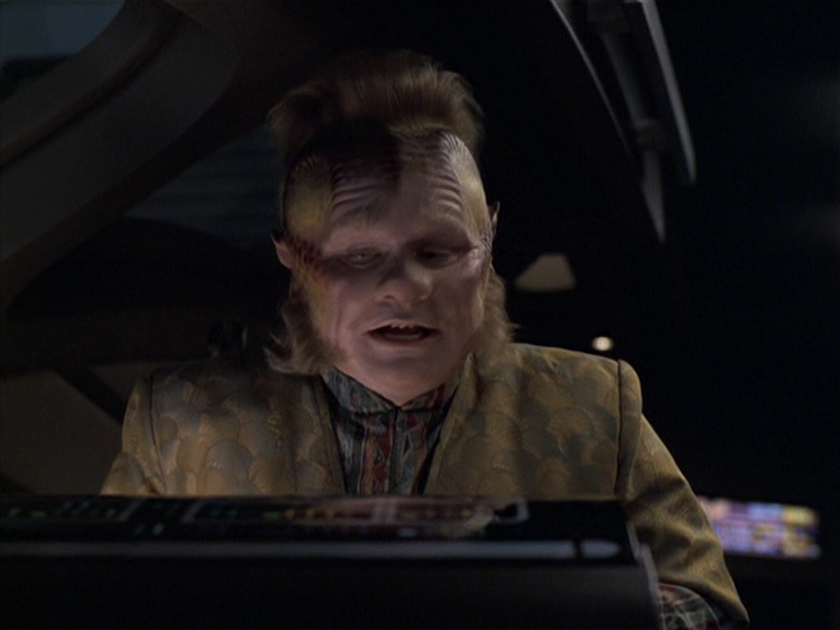 extant_StarTrek_VOY_6x06-Riddles_00053.jpg