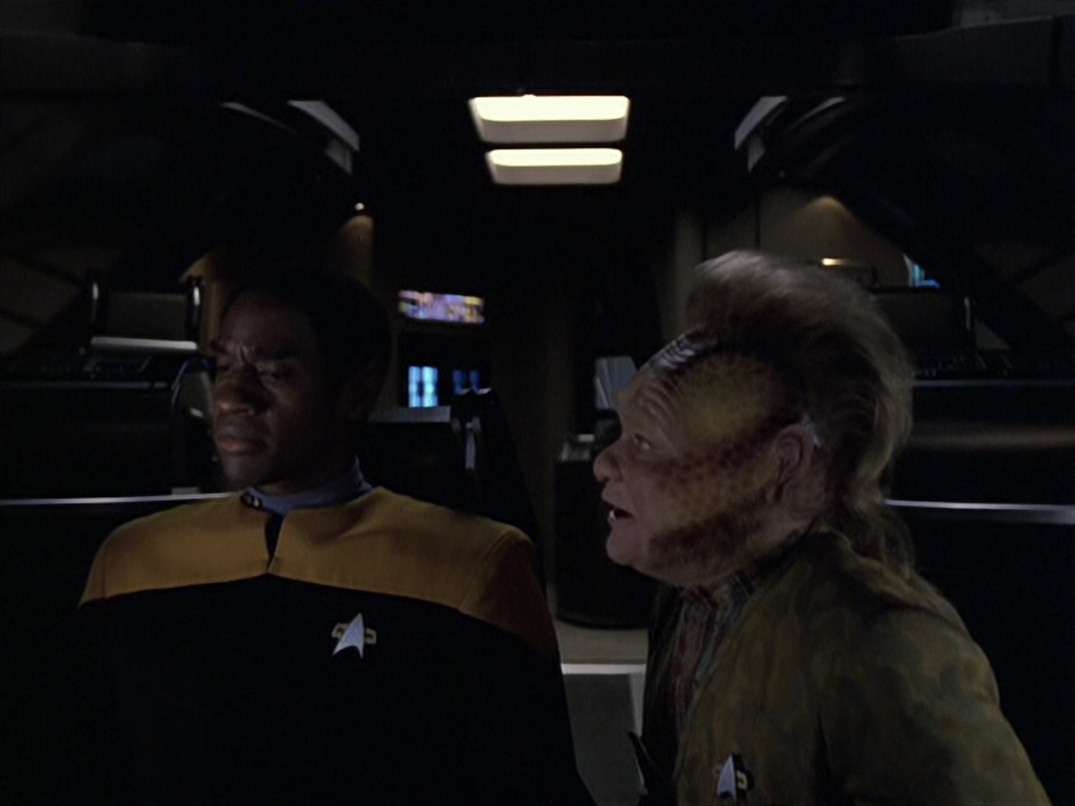 extant_StarTrek_VOY_6x06-Riddles_00077.jpg