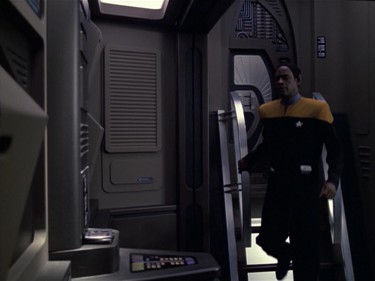extant_StarTrek_VOY_6x06-Riddles_00196.jpg