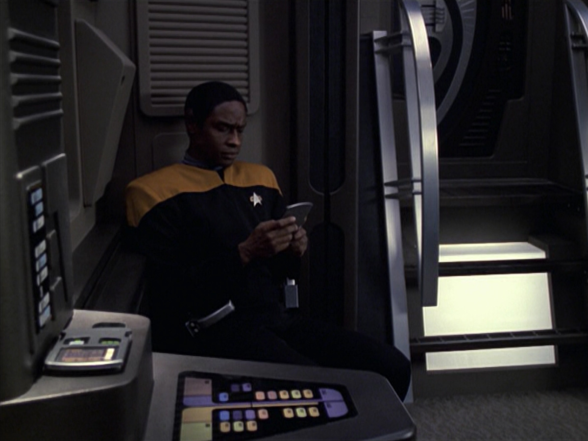 extant_StarTrek_VOY_6x06-Riddles_00204.jpg