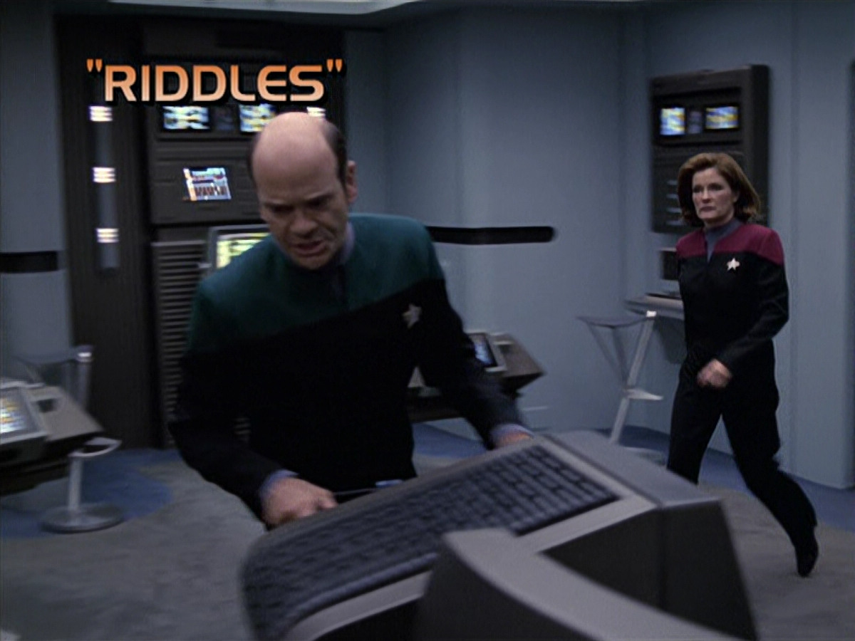 extant_StarTrek_VOY_6x06-Riddles_00451.jpg