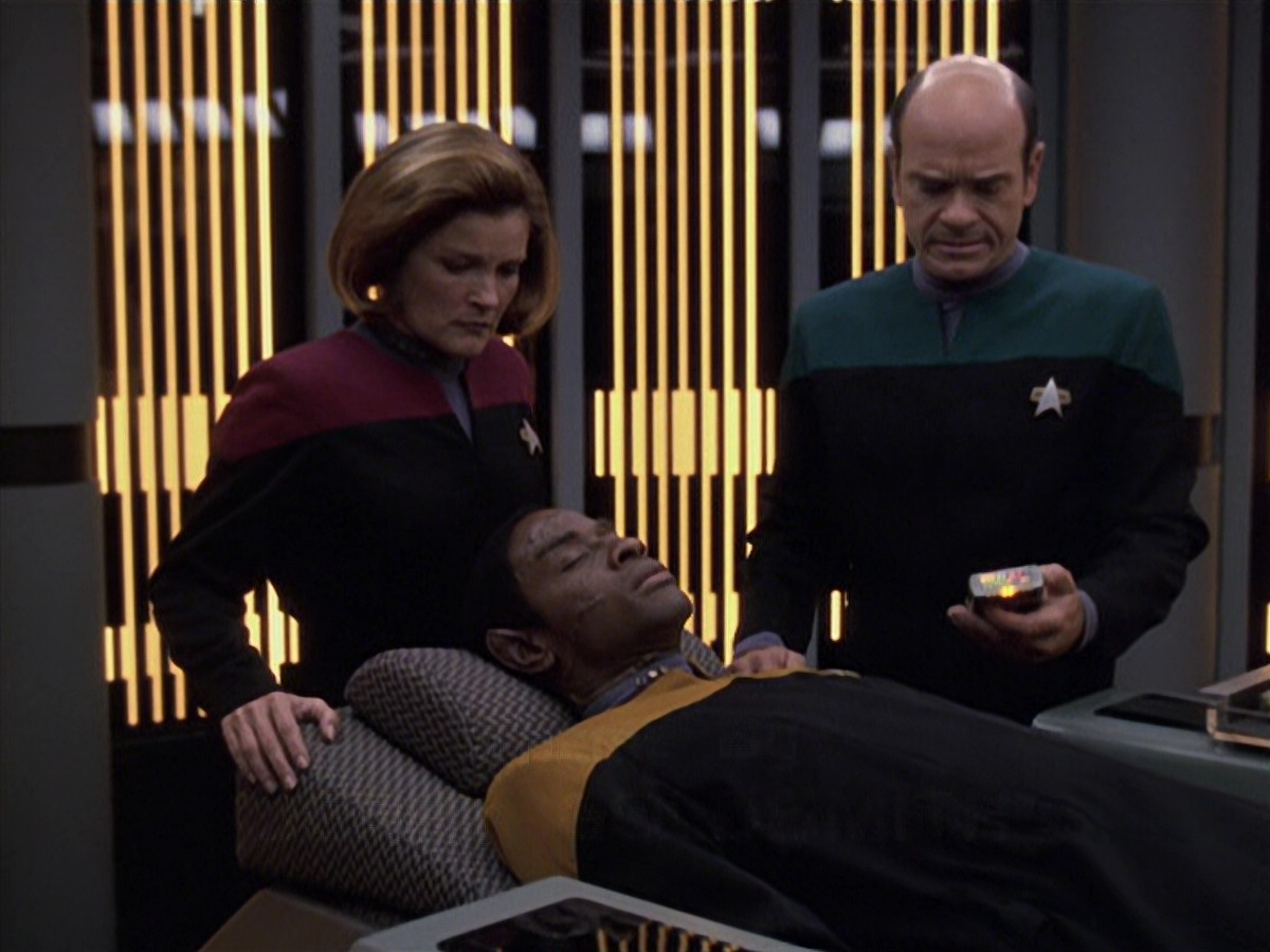 extant_StarTrek_VOY_6x06-Riddles_00510.jpg