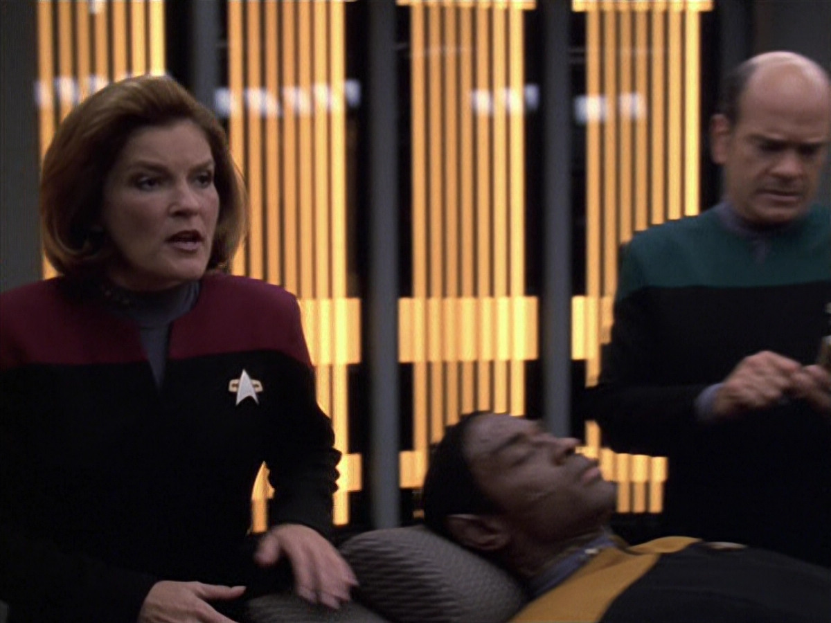 extant_StarTrek_VOY_6x06-Riddles_00516.jpg