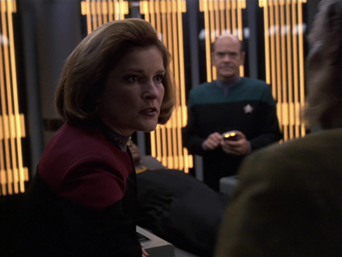extant_StarTrek_VOY_6x06-Riddles_00533.jpg