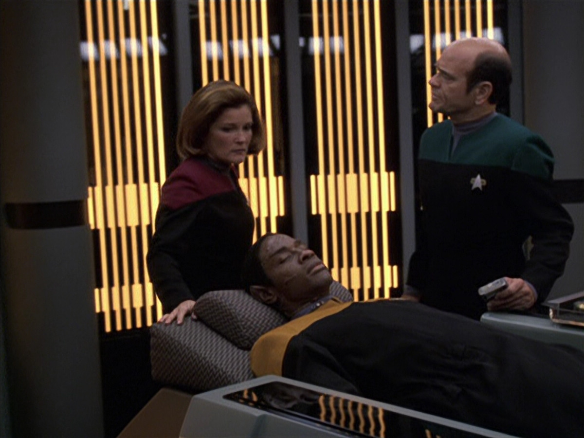 extant_StarTrek_VOY_6x06-Riddles_00541.jpg