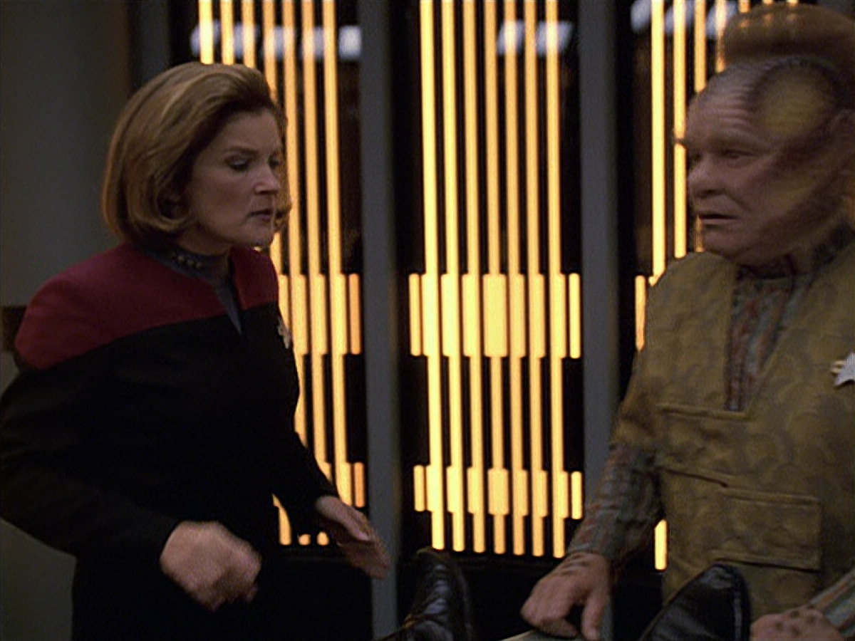 extant_StarTrek_VOY_6x06-Riddles_00553.jpg