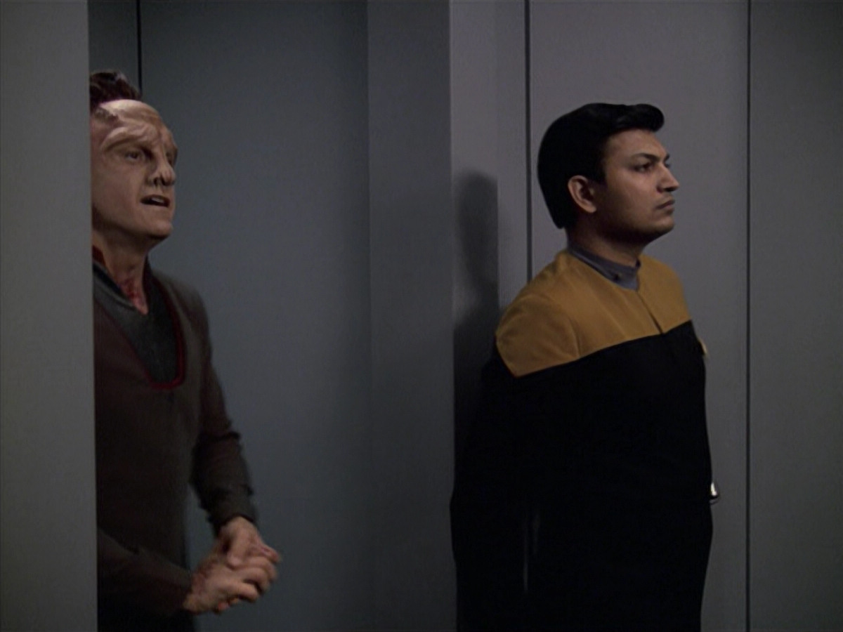 extant_StarTrek_VOY_6x06-Riddles_00572.jpg