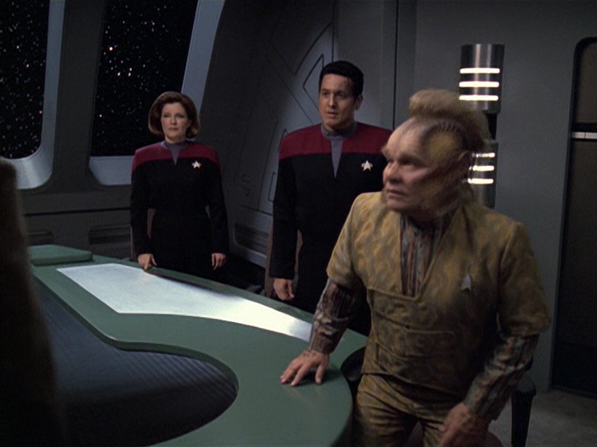 extant_StarTrek_VOY_6x06-Riddles_00587.jpg