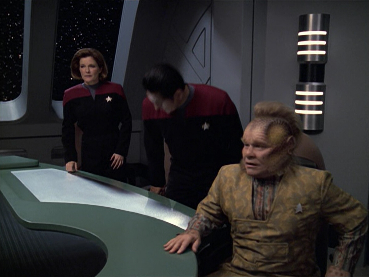 extant_StarTrek_VOY_6x06-Riddles_00589.jpg