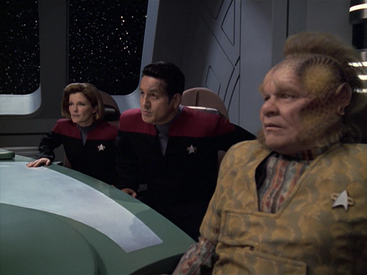 extant_StarTrek_VOY_6x06-Riddles_00592.jpg