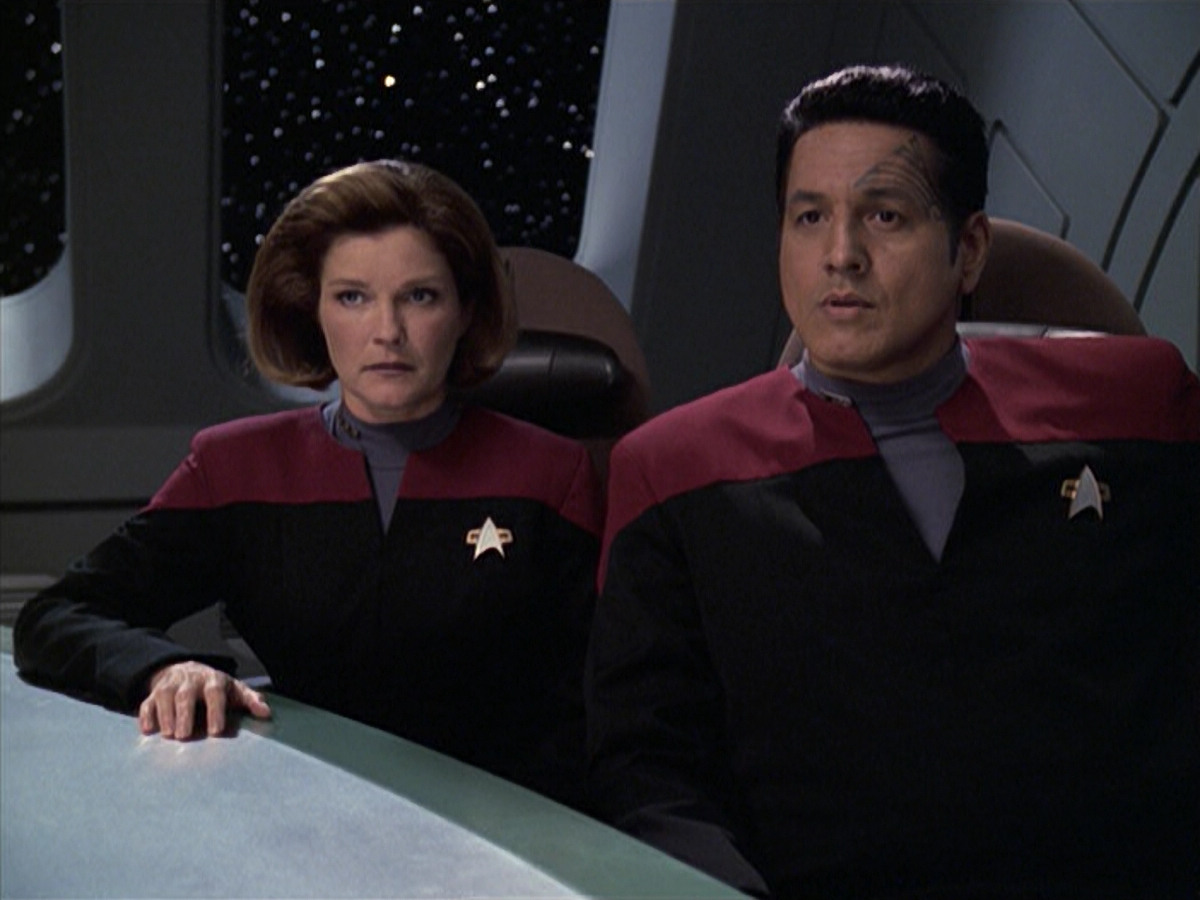 extant_StarTrek_VOY_6x06-Riddles_00605.jpg