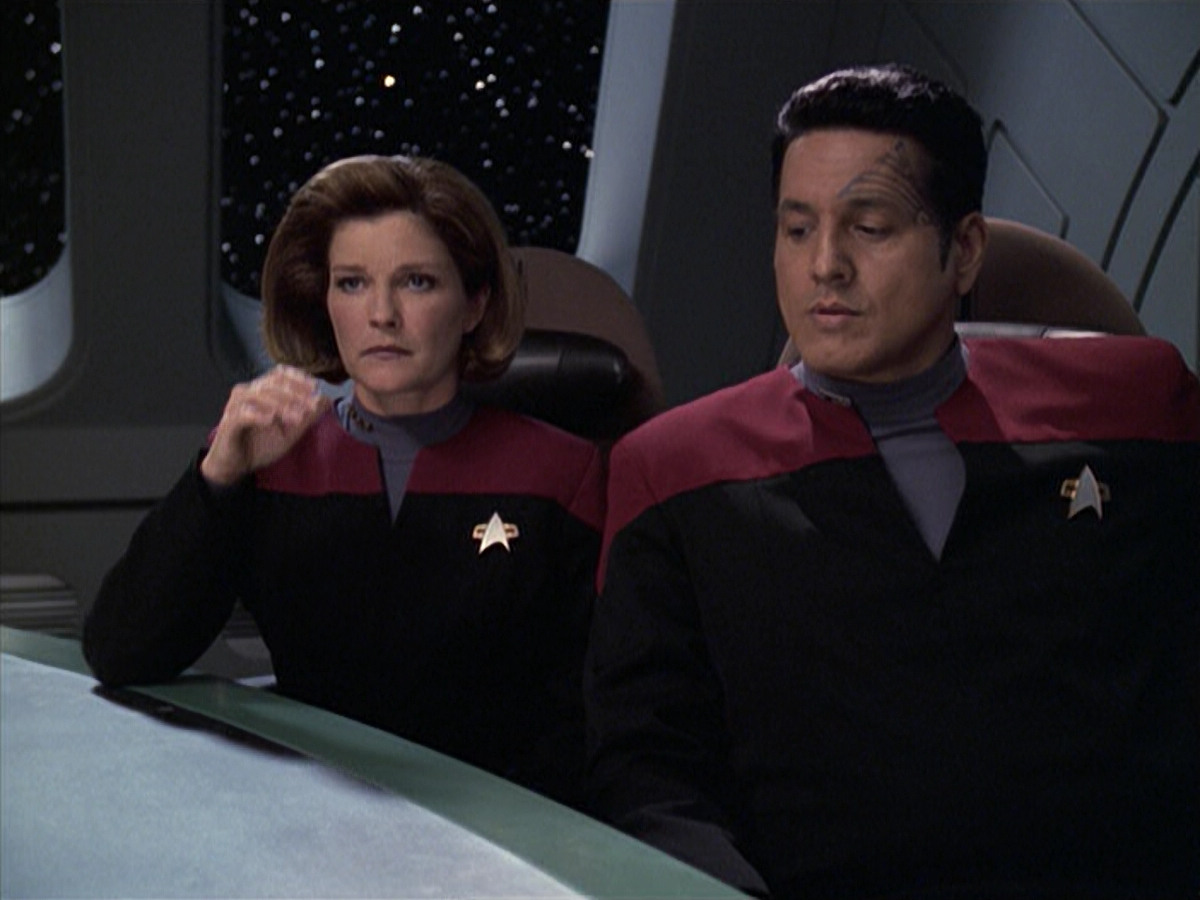 extant_StarTrek_VOY_6x06-Riddles_00610.jpg